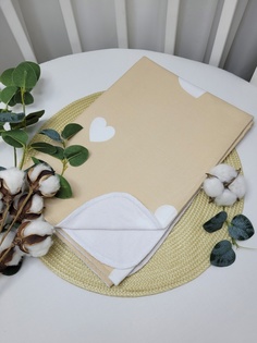 Пеленка непромокаемая Крупные сердечки на бежевом 70*100см No Brand