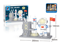 Конструктор 3Д из миниблоков RTOY Космонавт карандашница органайзер, 1000 дет WL66543