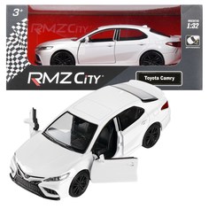 Машинка металлическая RMZ City 1:32 Toyota Camry 2022 белый 554063W Uni Fortune