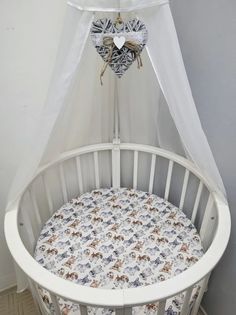 Простынь на резинке на матрас "Собачки на белом" d75 No Brand