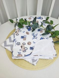 Набор пеленок непромокаемых "Мотоциклы" 2шт 70*100см No Brand