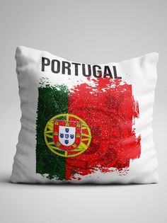 Подушка декоративная Флаг Португая No Brand