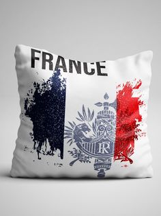 Подушка декоративная Флаг Франции No Brand