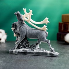 Фигура Сувениры из мраморной крошки северный олень у елки 12см