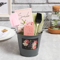 Набор подарочный Love: ведро, полотенце 35х60, лопатка, кисть, венчик,губка Доляна