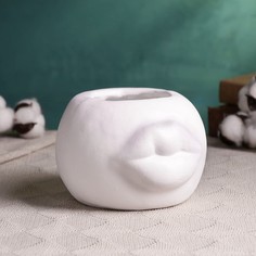 Подсвечник "Губы" белый, 16х17х10см Хорошие сувениры