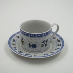 Сервиз фарфоровый на 6 персон блюдца с чашками No Brand