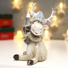 Сувенир полистоун свет "Лосик в колпаке со свечкой" 17,2х11х9 см No Brand