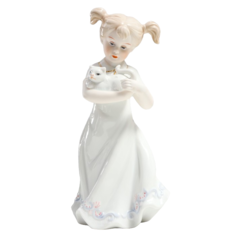 Сувенир керамика Девочка с хвостиками, с котенком на руках 22,5х7х12 см No Brand