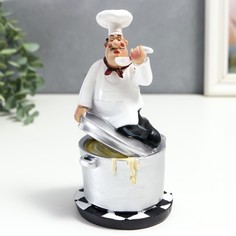Сувенир полистоун "Повар на кастрюле - снимает пробу" 18,3х9х9,3 см No Brand