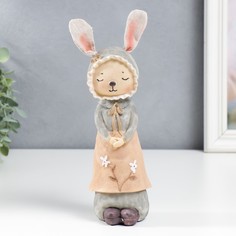 Сувенир полистоун "Милая зайка в переднике и чепчике" 23,5х7,5 см No Brand