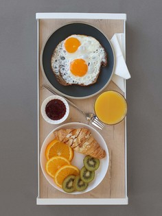 Поднос с ручками металлический с деревянной вставкой Molinardi Creativo