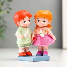 Фигурка 9901355 Малыши с сумочками на сердце набор 2 шт 5х4,5х9 5х4,8х9 см No Brand