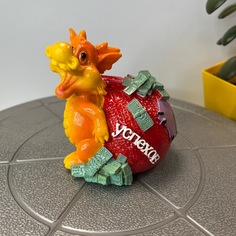 Фигурка "Дракон с мешком Успехов" No Brand