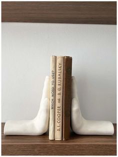 Подставкадержатель для книг CRAFTAR фигурка Ладони