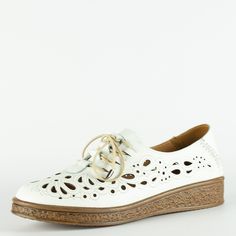 Полуботинки женские Baden C883-010 белые 38 RU