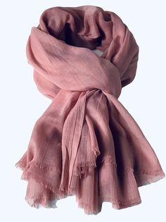 Шарф женский FLORENTO ДИМ-1 кораллово-розовый, 180х97 см