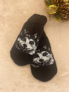 Варежки женские Surprise Me Зимний узор черный/волк р. 8