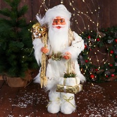 Фигурка новогодняя Зимнее волшебство Дед Мороз С подарками и в ремешке 9692519 Белый 50 см No Brand