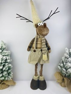 Фигурка новогодняя Merry Christmas 16855 1шт Олень в сарафане