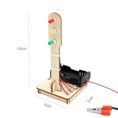 Вольтик Деревянный конструктор электрический Светофор