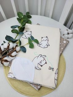 Набор пеленок непромокаемых "Котики с клубочками + звездопад" 2шт 70*100см No Brand