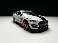 Машинка металлическая Элемент Ford Mustang Shelby 1:24