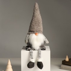 Кукла интерьерная "Дед Мороз в полосатых гетрах и сером колпаке" 48 см No Brand
