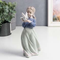 Сувенир керамика "Девочка с хвостиками, с белым голубем" цветной 20х6х8,5 см No Brand
