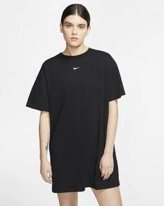 Платье женское Nike CJ2242-010 черное 42