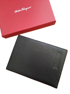 Обложка для паспорта унисекс Salvatore Ferragamo B0119 черная