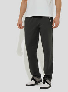 Спортивные брюки мужские Vitacci TOM84681-18 хаки 50 RU