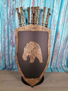 Каминный набор Щит-подставка Медведь на 8 шампуров Арарат Shampurs