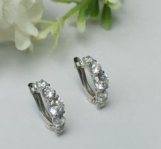 Серьги из серебра VALTERA 119215, фианит