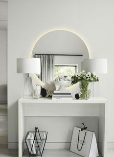 Зеркало для ванной Sun D70 круглое "парящее" с тёплой LED-подсветкой No Brand