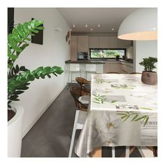 Скатерть Орхидея 100 х 140 см ПВХ No Brand