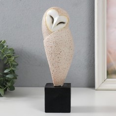 Сувенир полистоун Сова - Обыкновення сипуха на пеньке песочный 8,5х7х19 см No Brand