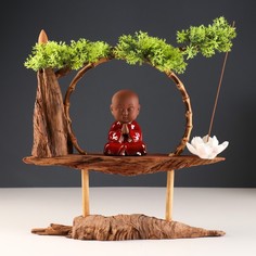 Сувенир дерево, фарфор Маленький Будда в красном с подставкой для благовонии 35х35х9,5 No Brand
