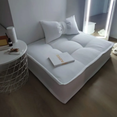 Декоративная подушка MIELLA Бант интерьерная велюр белый, 35х65 см