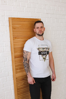 Футболка D Studio