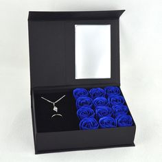 Подарочный набор Fantasy Earth 12 синих мыльных роз в шкатулке для ювелирных украшений