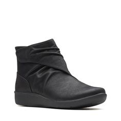 Ботинки женские Clarks Sillian Tana 26137566 черные 37.5 EU