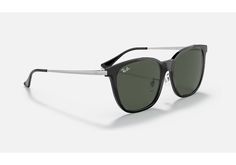 Солнцезащитные очки унисекс Ray-Ban RB4333D зеленые