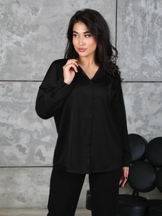 Блуза женская пудра черная 52 RU No Brand