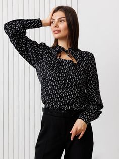 Блуза женская TOPLES 51047 черная 44 RU