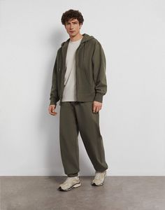 Спортивные брюки мужские Gloria Jeans BAC012788 зеленые M/182 (48-50)