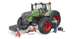 Трактор Fendt Vario 1050 с фигуркой и аксессуарами Bruder