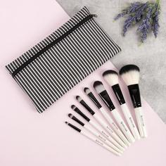 Набор кистей для макияжа «Полоски», 8 предметов, цвет белый/чёрный Queen Fair