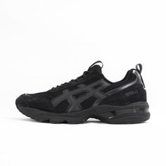 Спортивные кроссовки женские Asics 1203A224 черные 35.5 RU