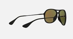 Солнцезащитные очки унисекс Ray-Ban RB4201F черные